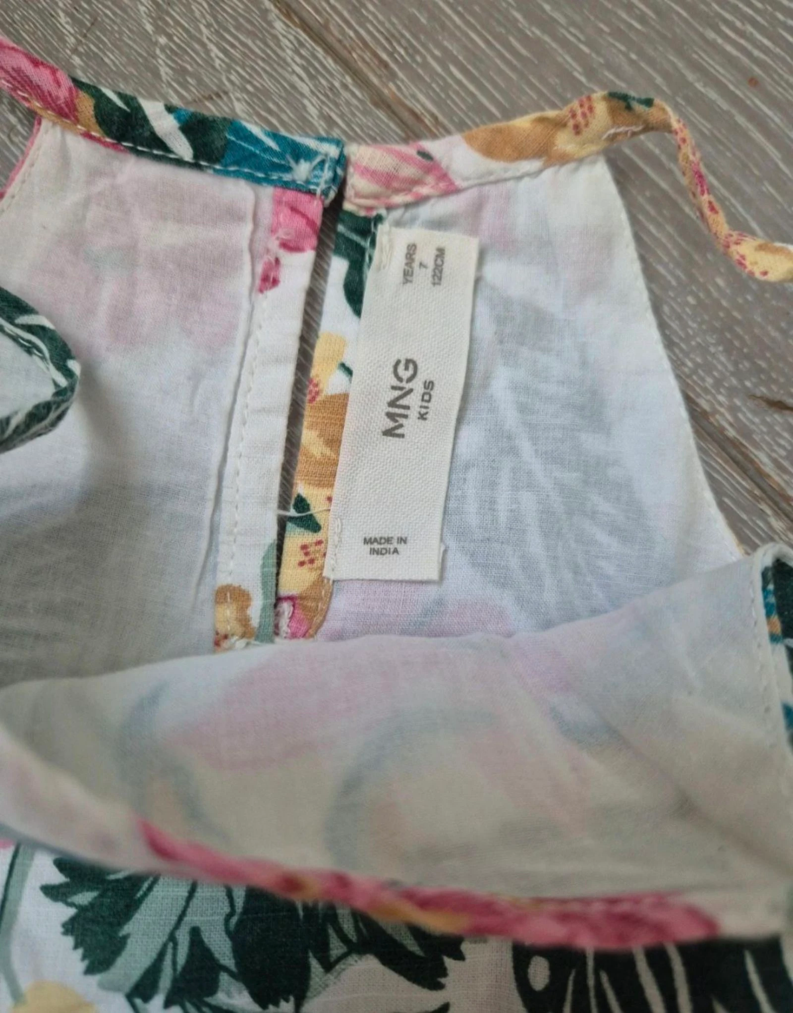 Vestido estampado floral. Mango. Tamanho 7 anos – photo 2